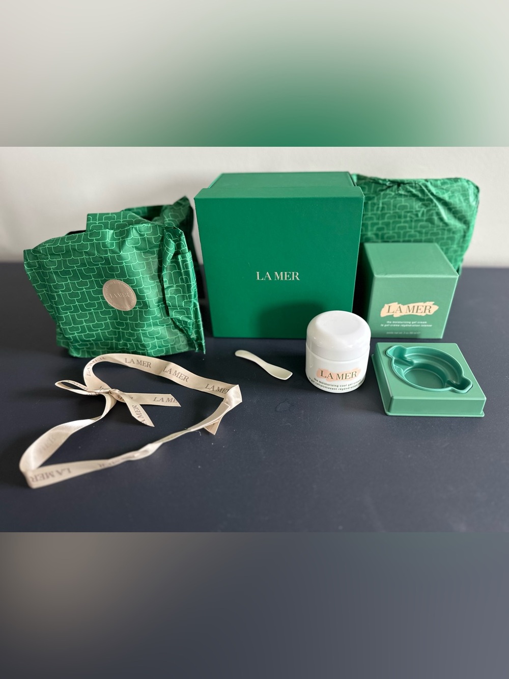 La Mer Moisturizing Cool Gel Cream EMPTY 2oz w/Spatula & Green Gift Box & Ribbon